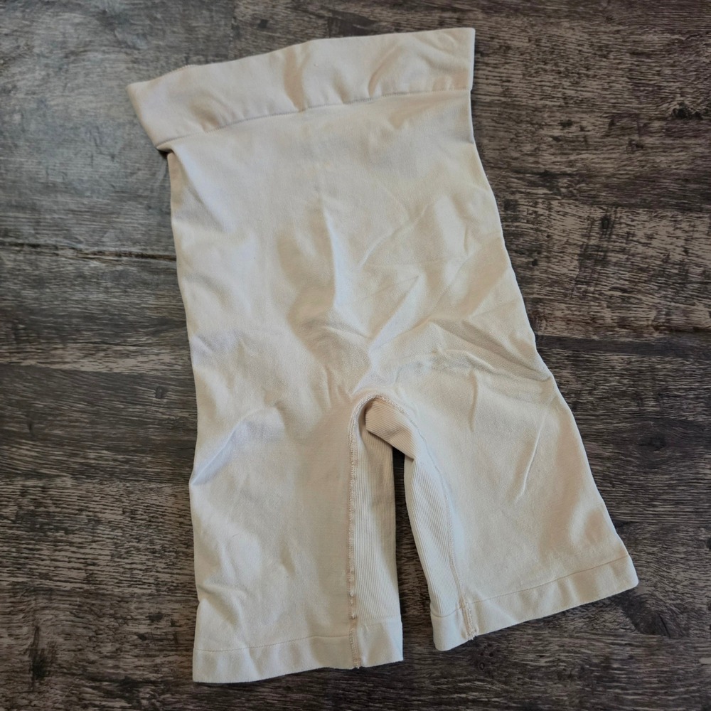 SOMA Shapewear Thigh Slimmer Women Size S Beige High Waisted Seamless‎ Shorts